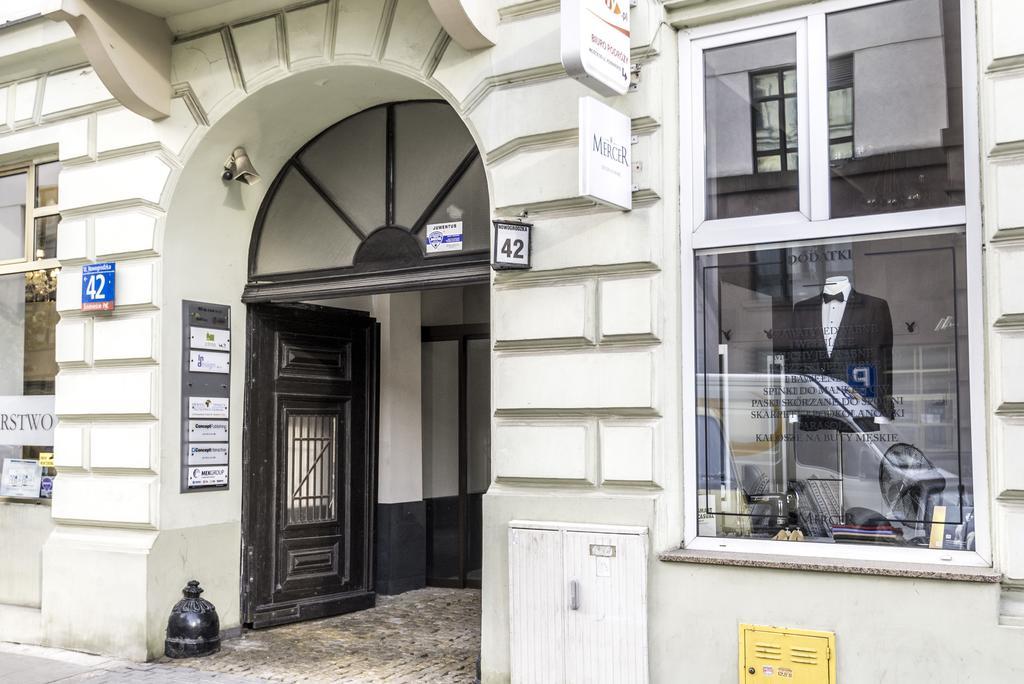 Mish Mash Nowogrodzka Hostel Warsaw Exterior photo